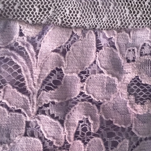 Lace overlay lilac romper - Picture 5 of 6